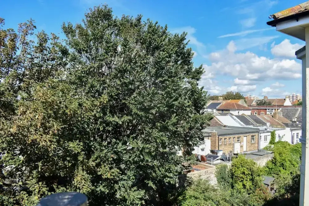 1BD Flat in Prestigious Hove Villas 5 Mins to sea