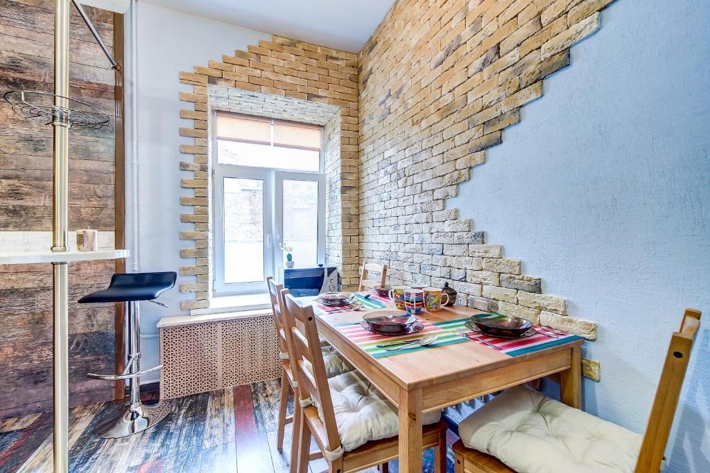 Studio on Zhukovskogo 6 — 2
