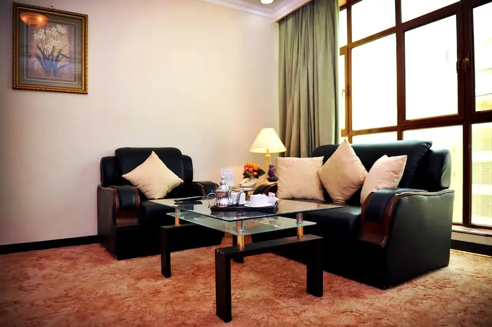 Lobby & Reception