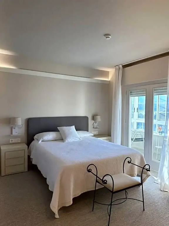 Standard Double room with balcony (full double bed)