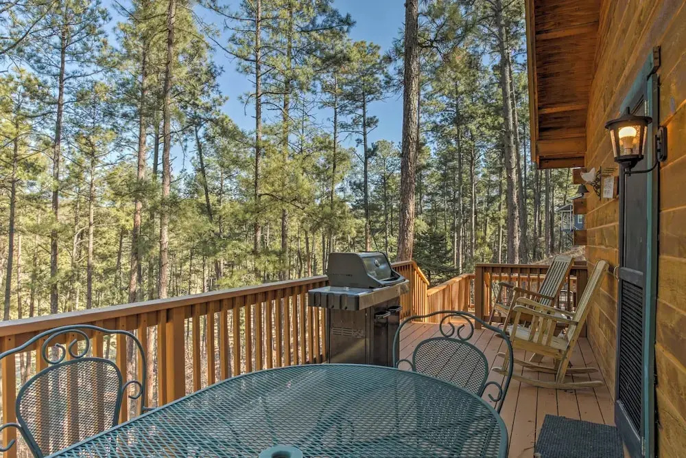 Ruidoso Log Cabin Retreat - Peaceful & Convenient