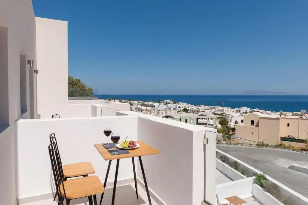 Superior Double room with pool view (full double bed)