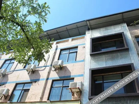 Meicheng Light Luxury Homestay (Xi'an Northwestern Polytechnical University Chang'an Campus)
