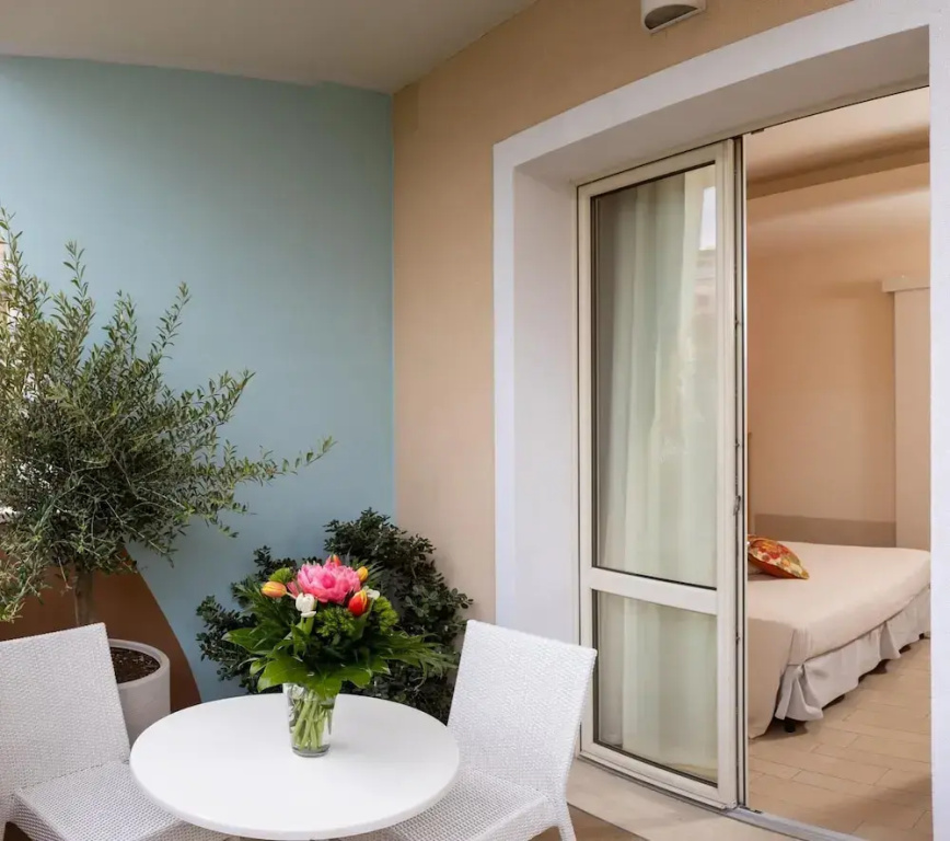 Superior Double room with city view (full double bed)