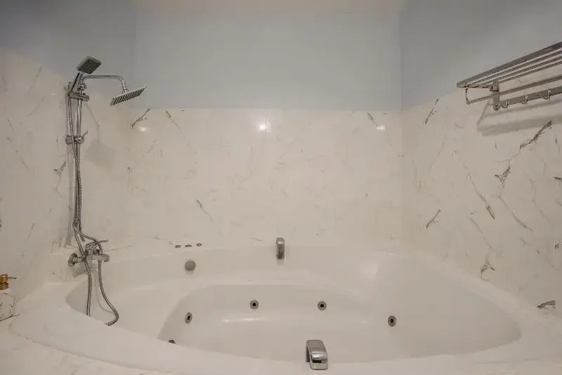 Люкс Standard с балконом в Club Bamboo Boutique Patong Beach Resort