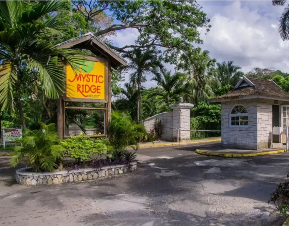 Hillview at Mystic Ridge