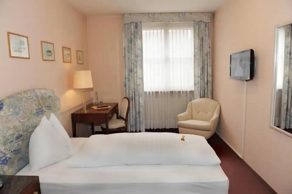 Hotel Krone — 4