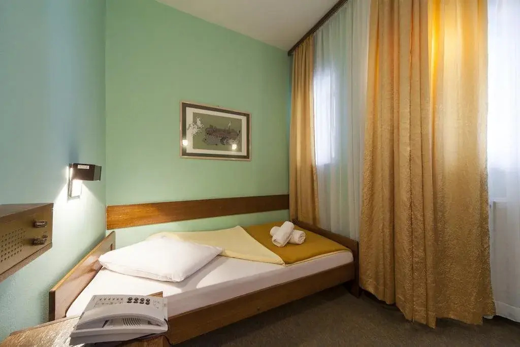Hotel photo 1