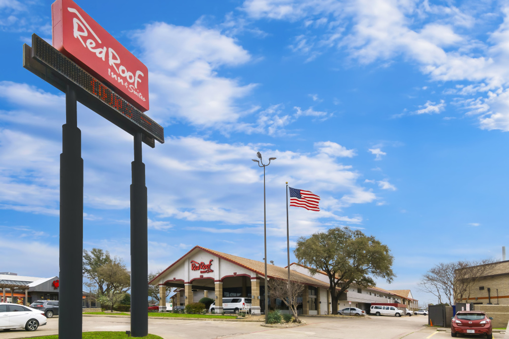 Red Roof Inn & Suites Irving – DFW Airport South — фото