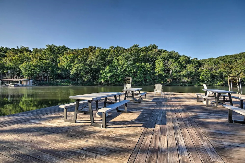Boaters Haven! Lake of the Ozarks Resort Retreat