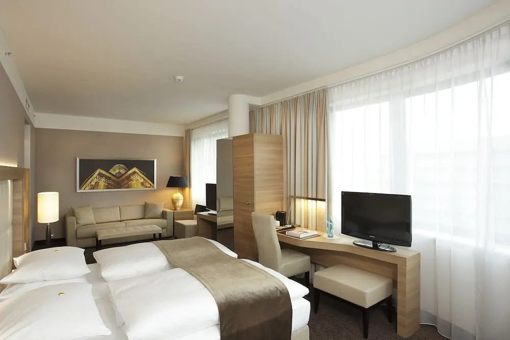Double Junior Suite (full double bed)