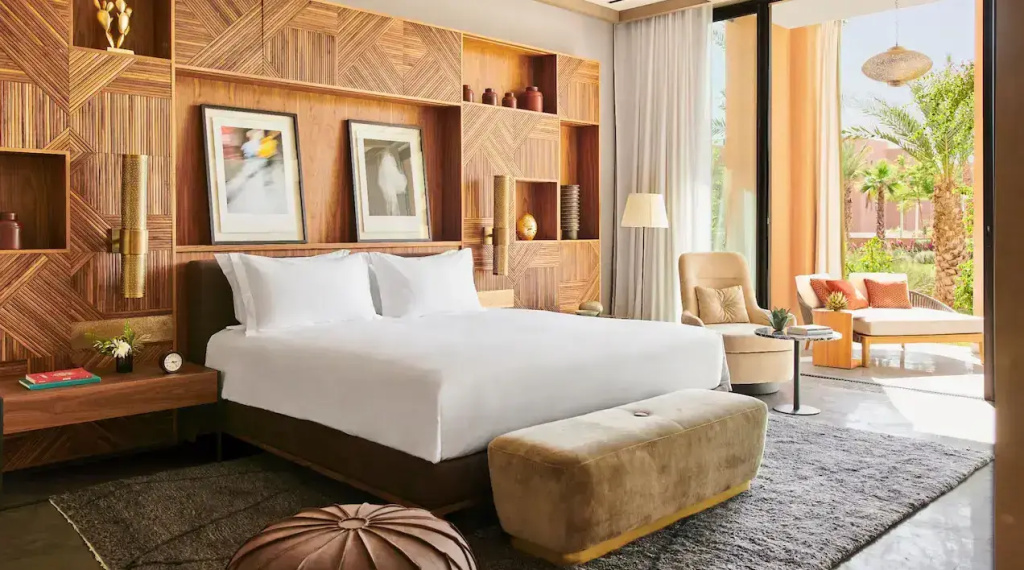 Deluxe Double Suite with mountain view (full double bed)