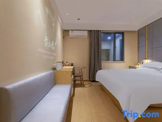 Superior Double room (full double bed)