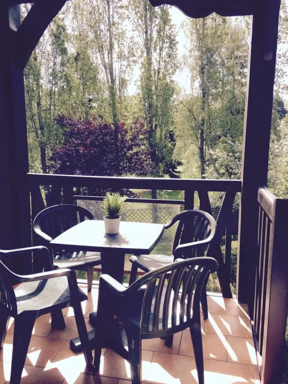 Food & Beverage