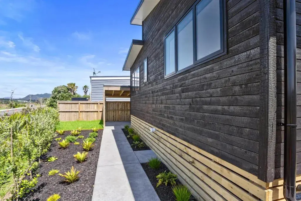 Ocean Bliss Bach - Waihi Beach Holiday Home