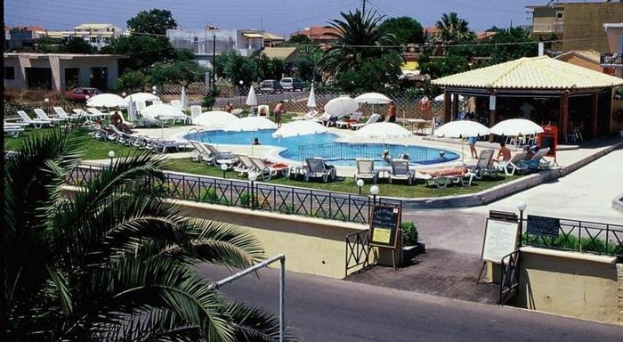 Tzevenos Hotel Apts