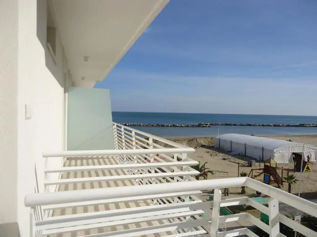 Standard Double room with partial sea view (full double bed)