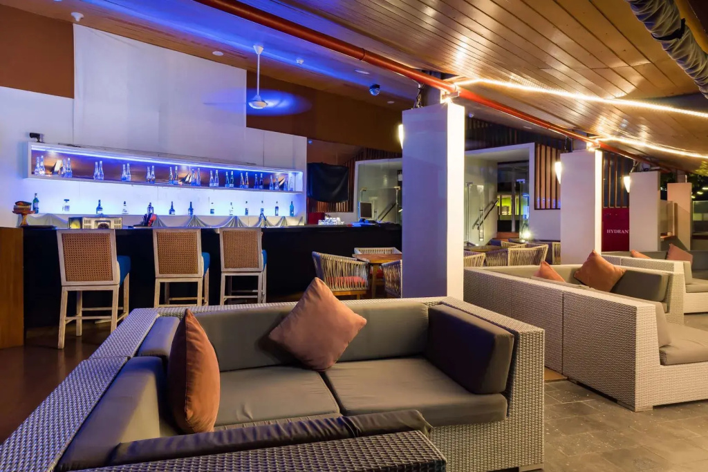 Kuta Beach Hotel — фото