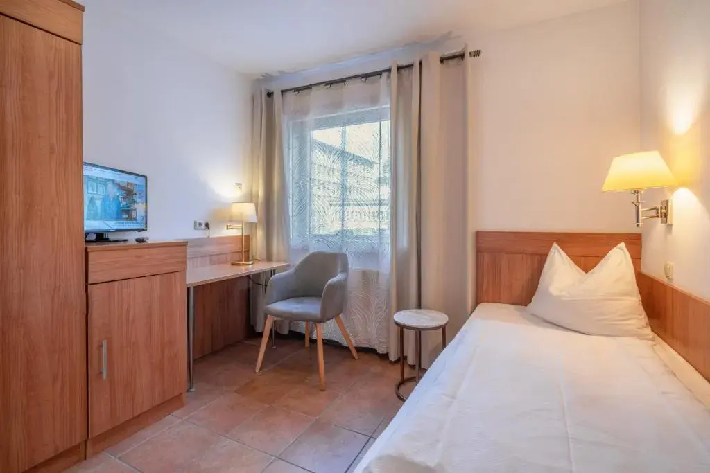 Economy room