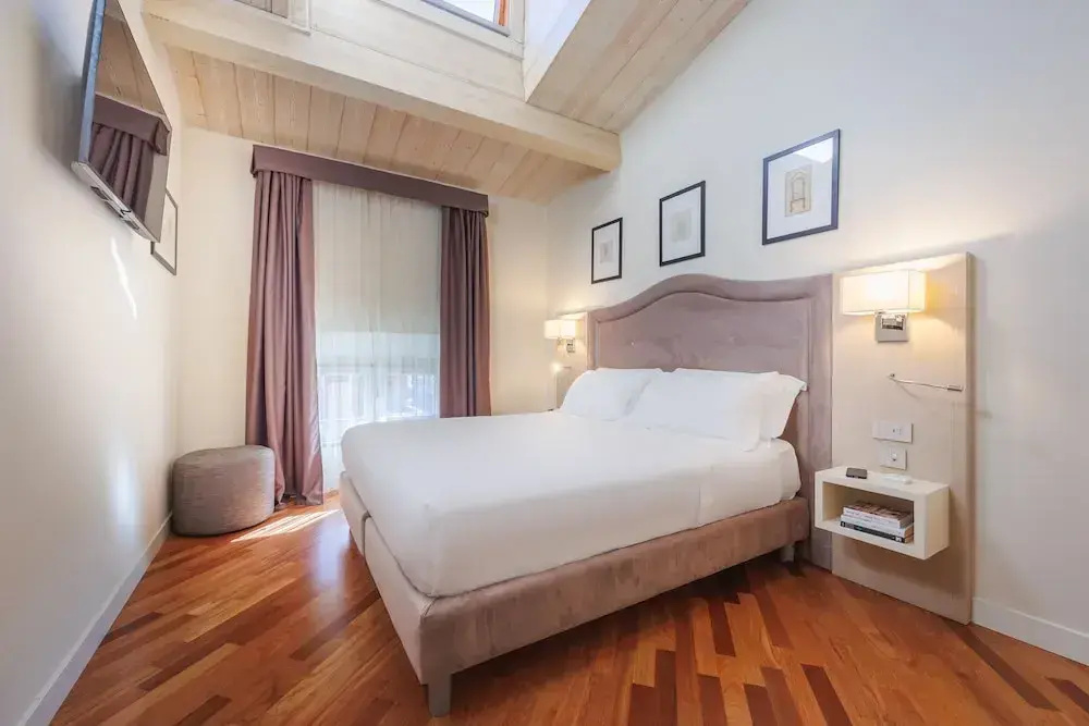 Superior Double room (full double bed)