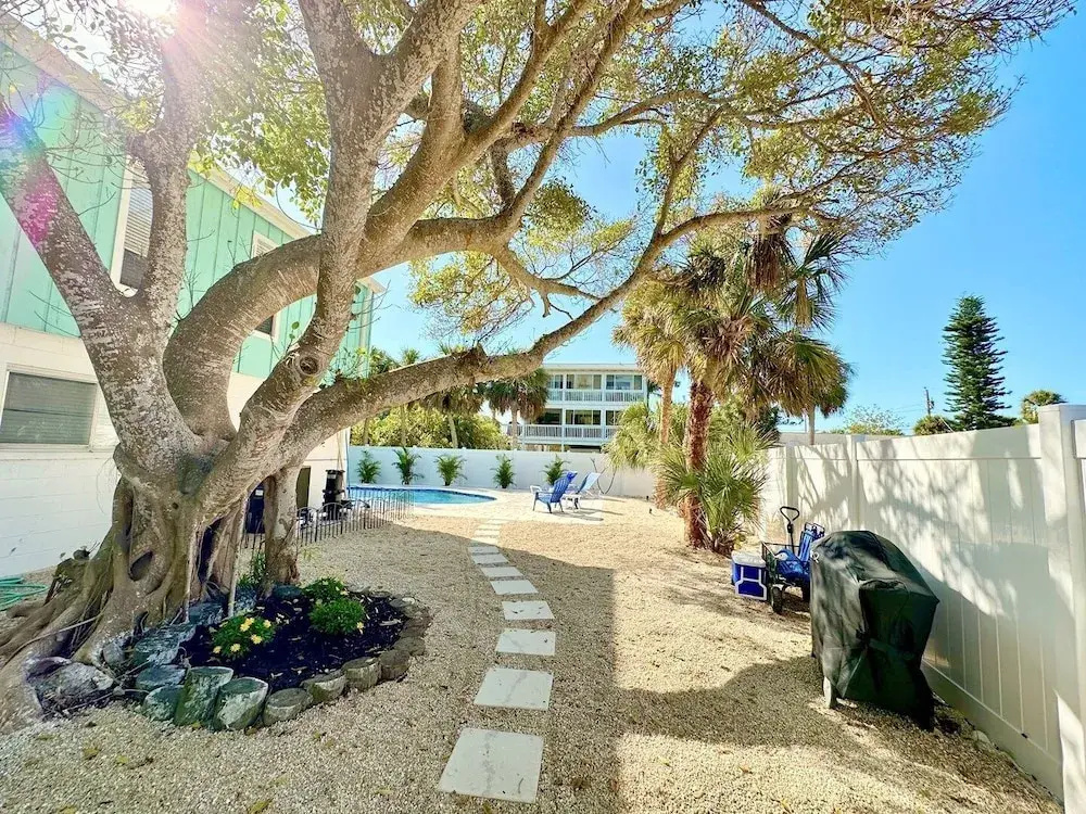 Coquina Cottage B 2 Bedroom Home by RedAwning