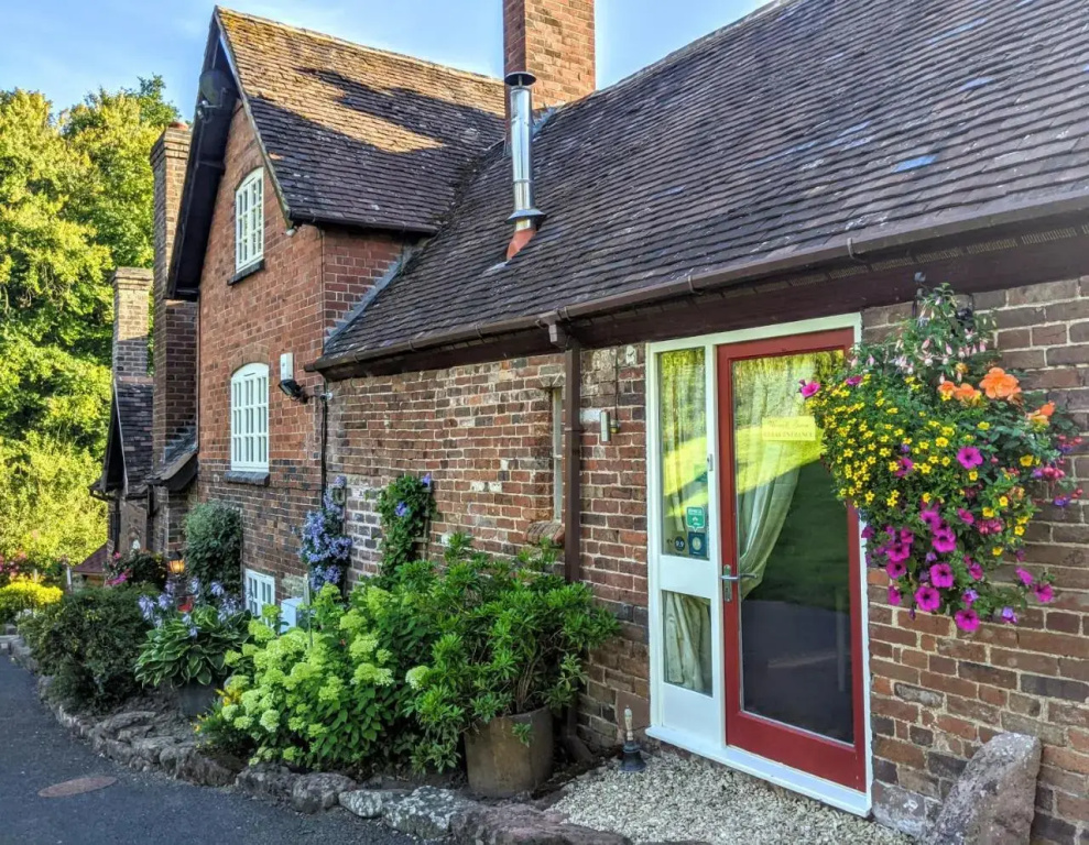 Worralls Grove Guest Farm House