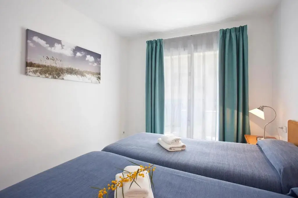 3 Bedrooms Apartment