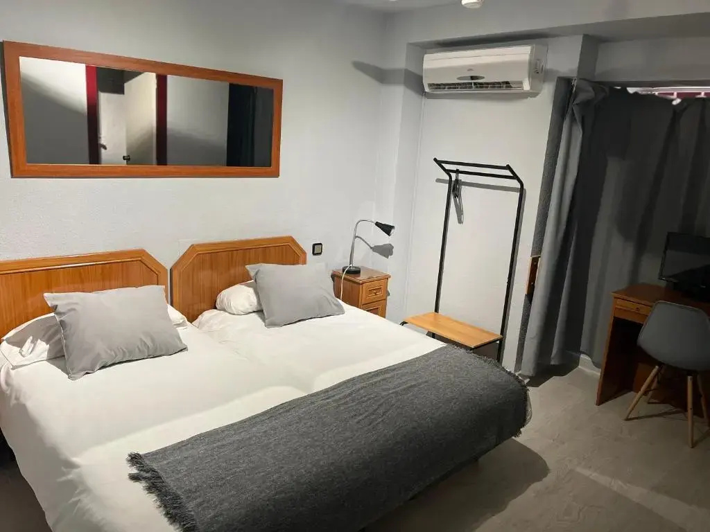 Standard Double room (full double bed)