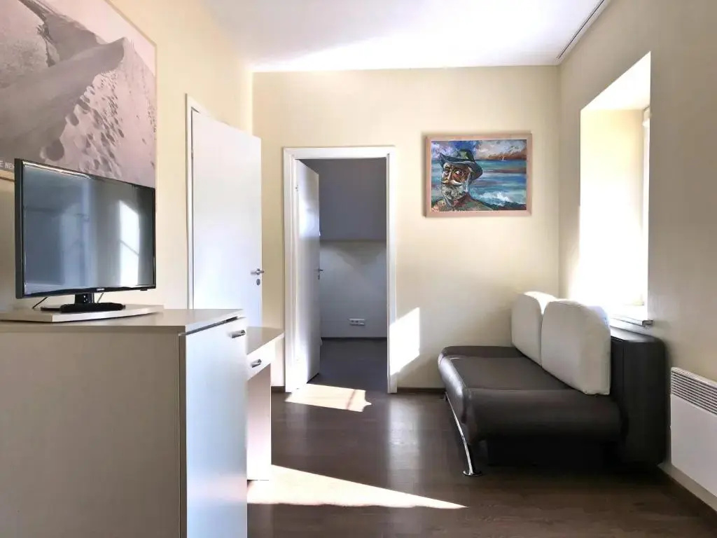Standard Double room with balcony (full double bed)