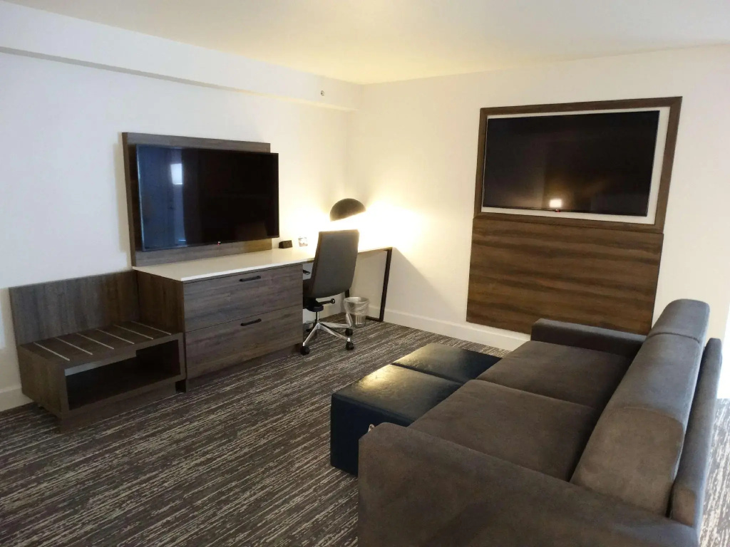 Suite with balcony