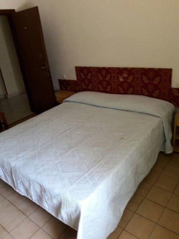 gallery_image_hidden_6