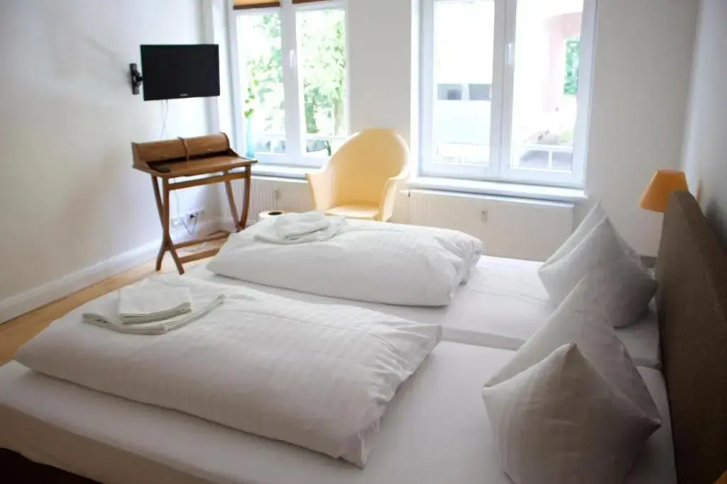 gallery_image_hidden_6