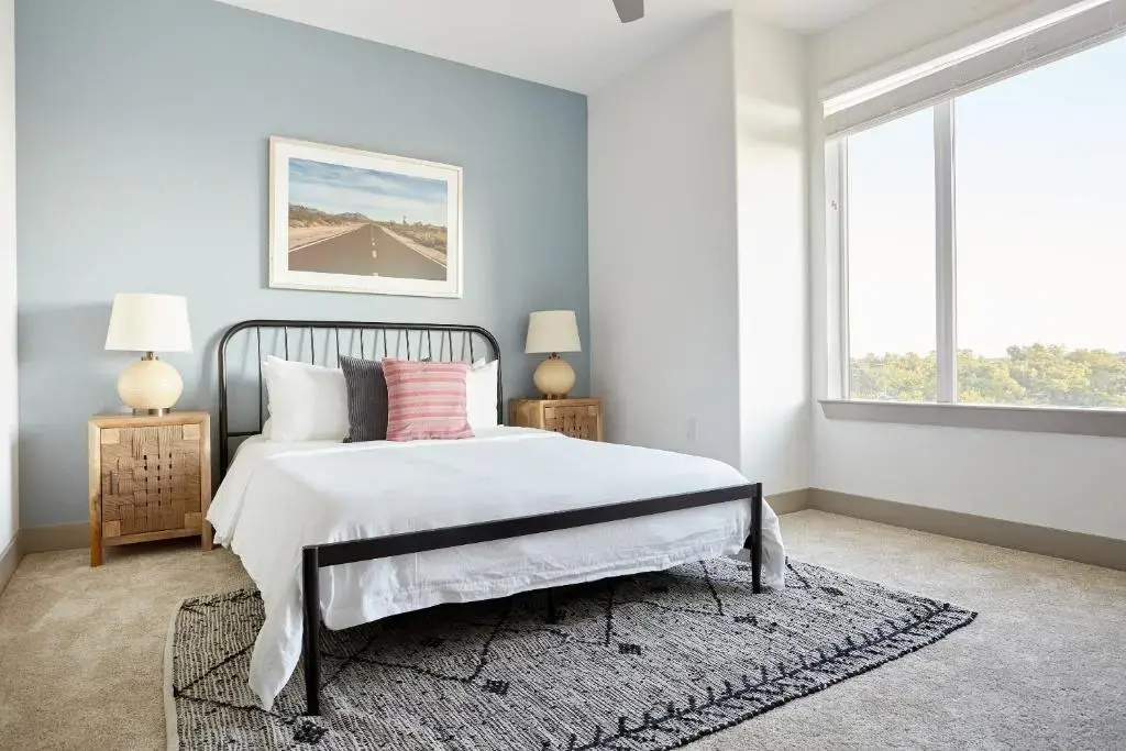 2 Bedrooms Apartment