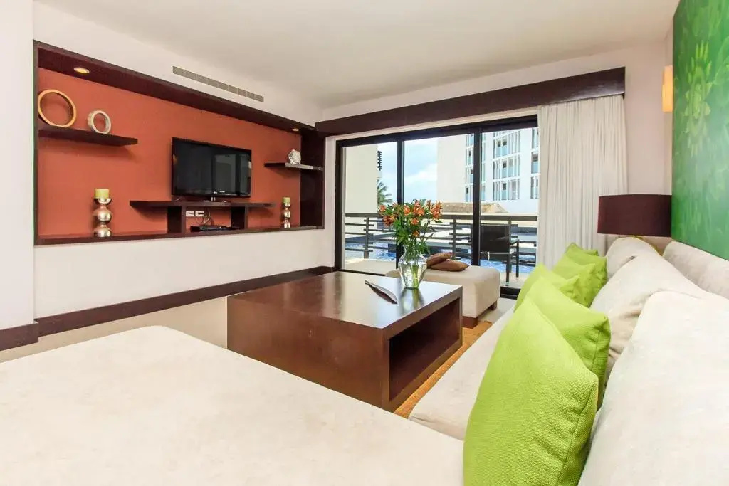 3 Bedrooms Apartment