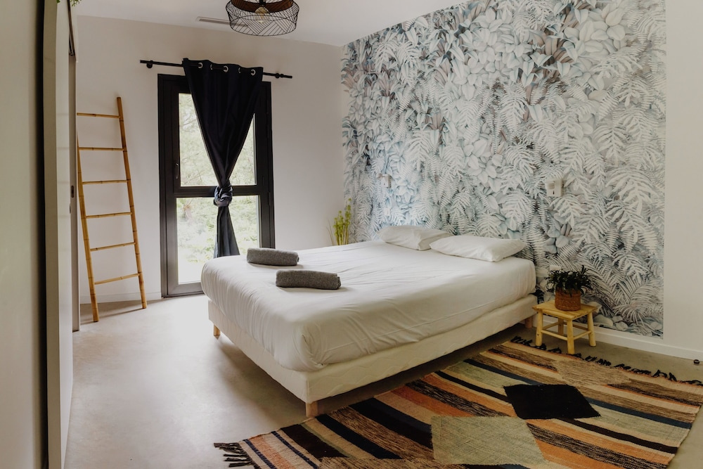 Superior Double room with garden view (full double bed)