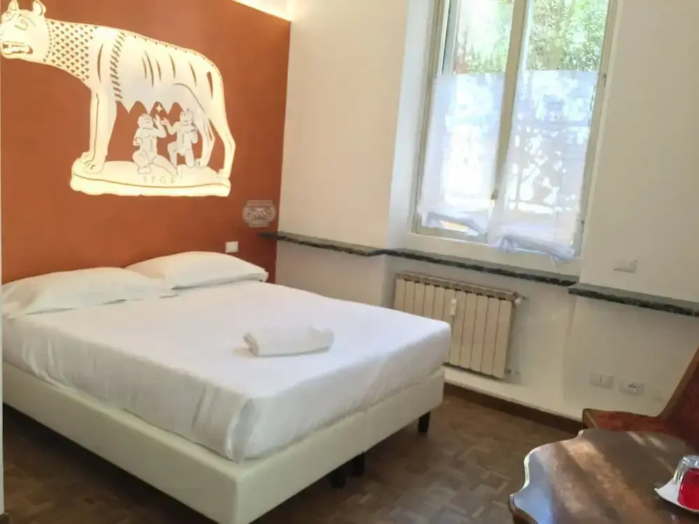 Classic Double room (full double bed)