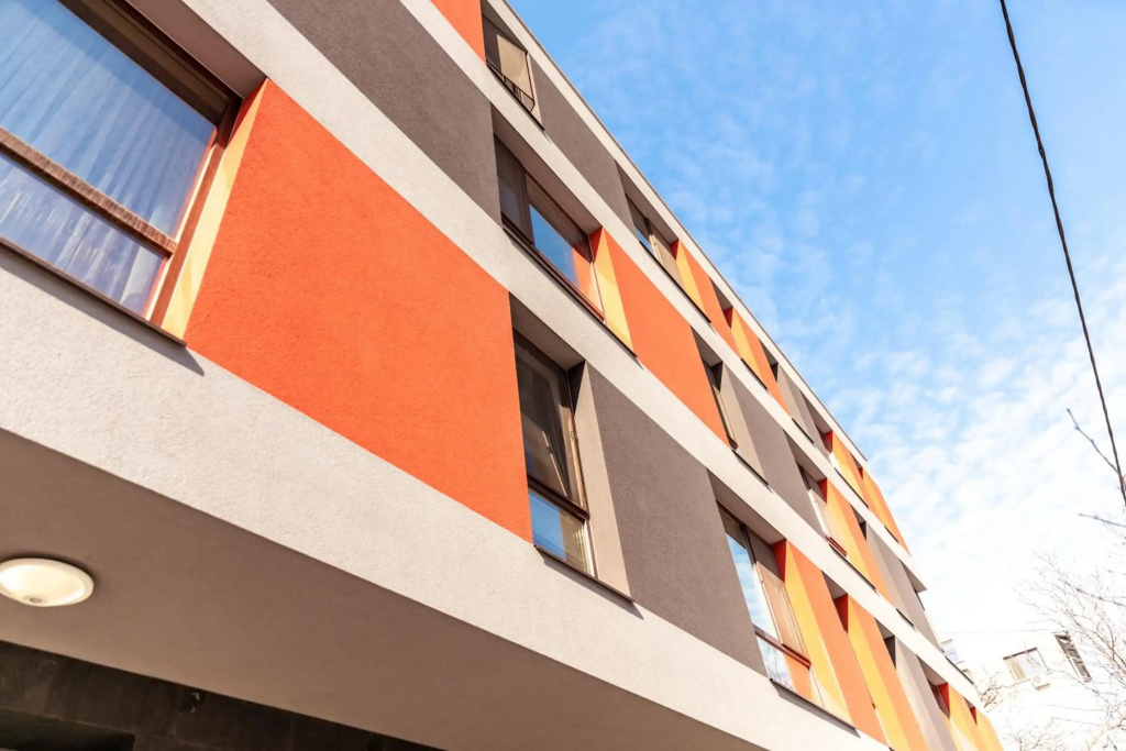 Bright 1BDR Apartment with a Balcony