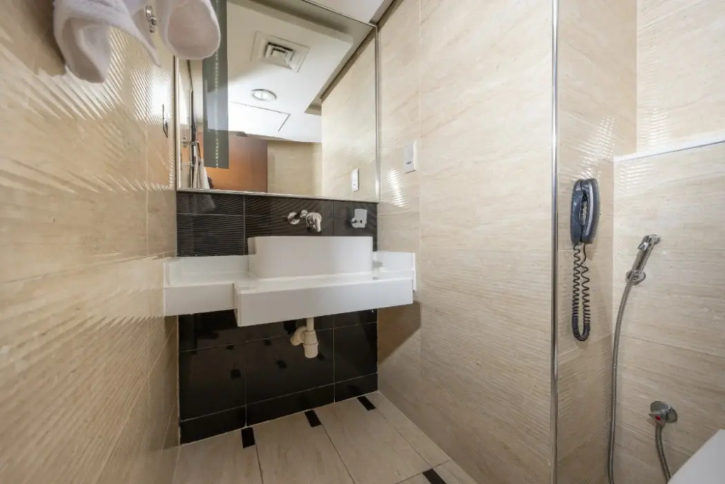 Pearl Swiss Hotel 11