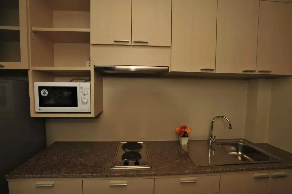 Superior Double room with partial sea view (full double bed)