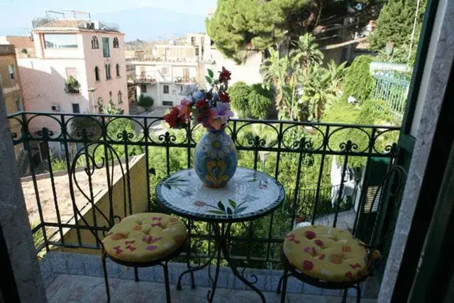 Standard Double room with sea view (full double bed)