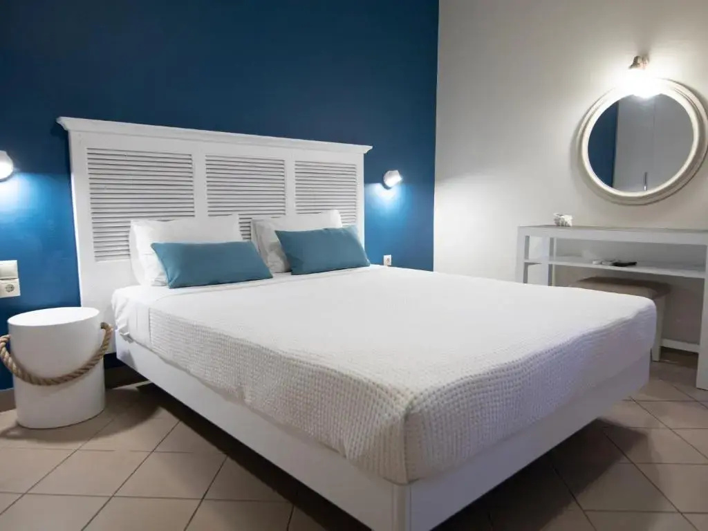 Double Studio with partial sea view (full double bed)