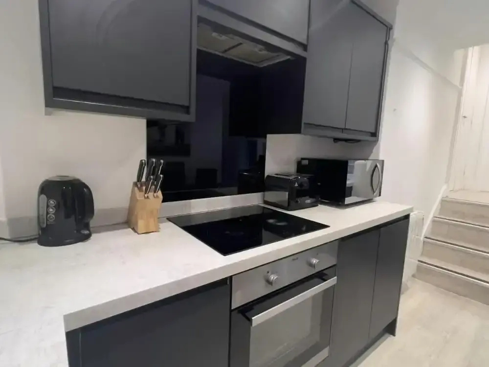 Apartmentsleeps8-wifi-famillyfriendly-citycentre - фото 15