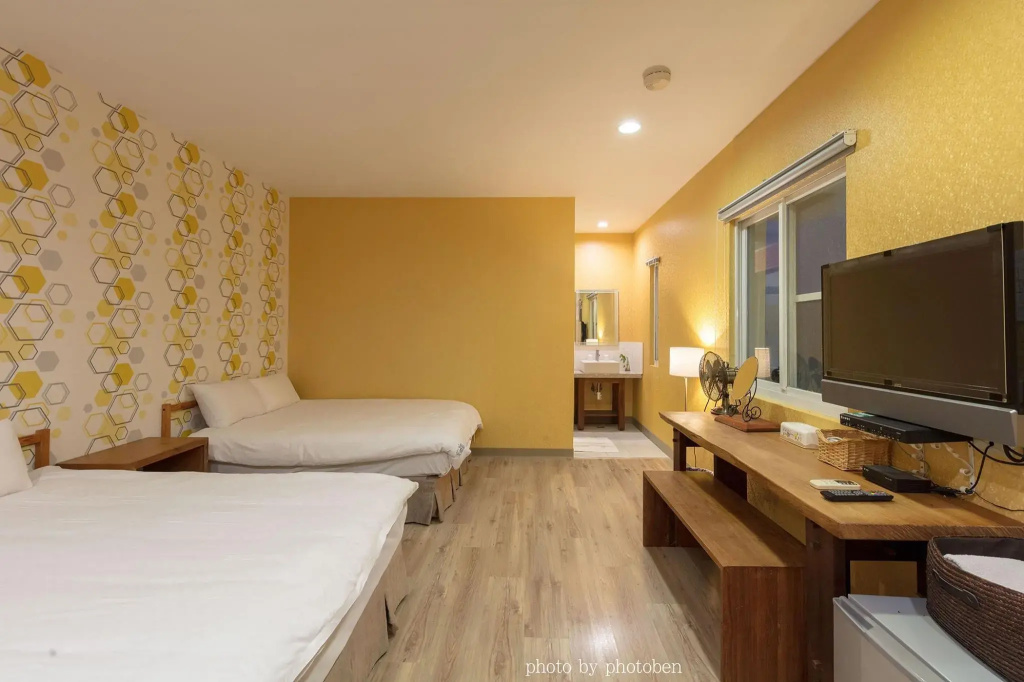 Economy room