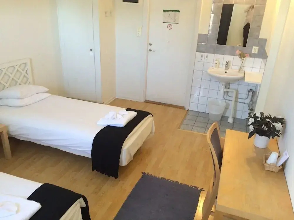 Economy Double room (full double bed)