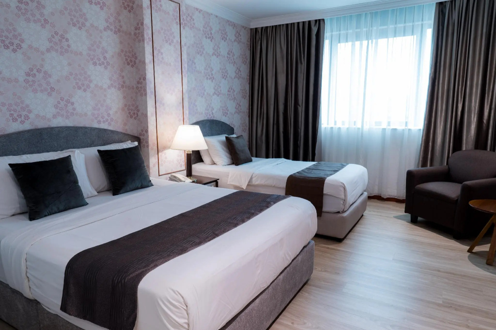 Pelican Hotel — 4