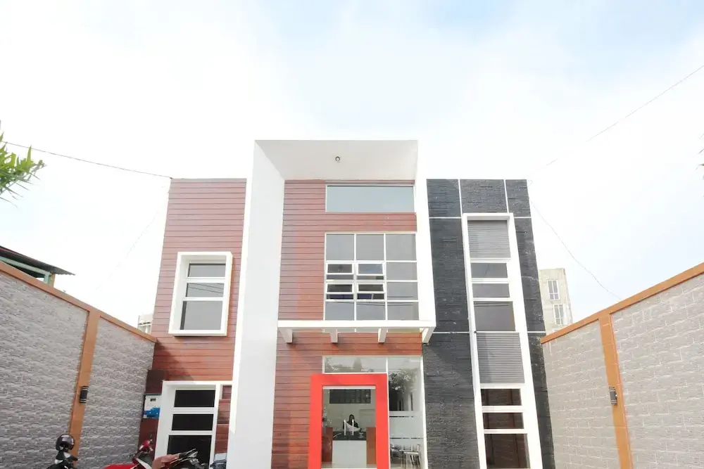 Airy Bandara Ahmad Yani WR Supratman 388 Semarang