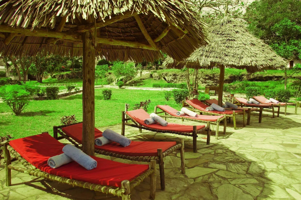 Antonio Beach Hotel and Spa