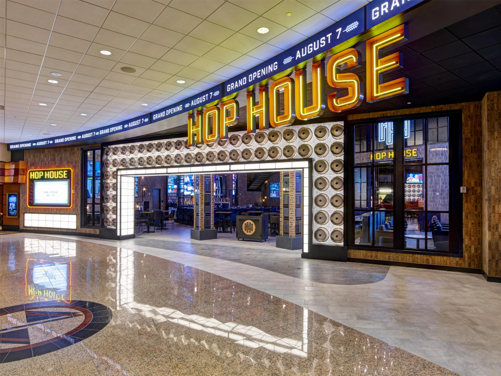 Mystic Lake Casino Hotel