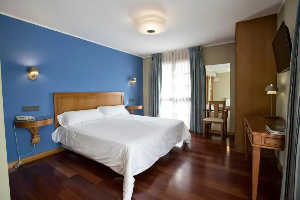 Superior Double room (full double bed)