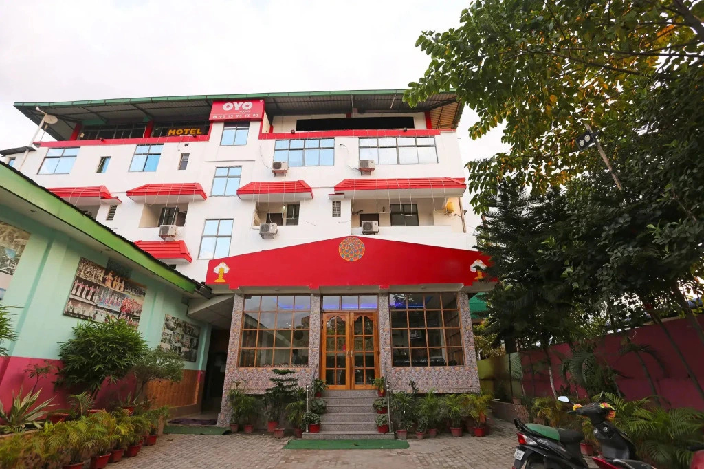 OYO Flagship 50138 Hotel Parashuram ISBT
